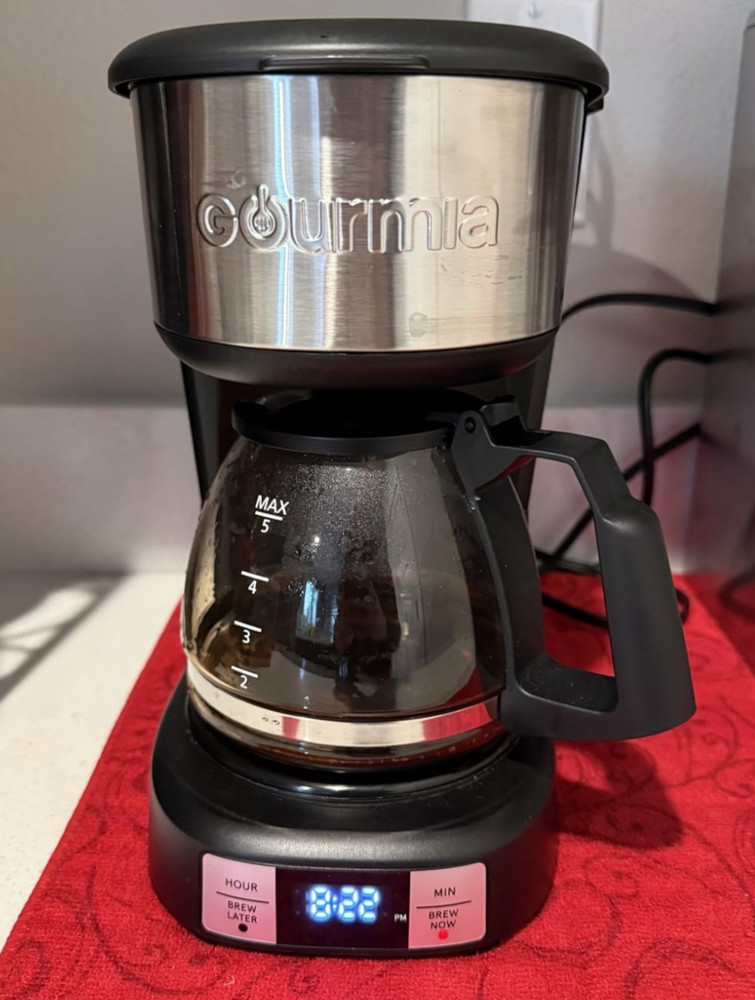 Drip Coffee Maker – 5 Cup, One-Touch Brew, Pause & Serve, Adjustable 4 Hr Kee...