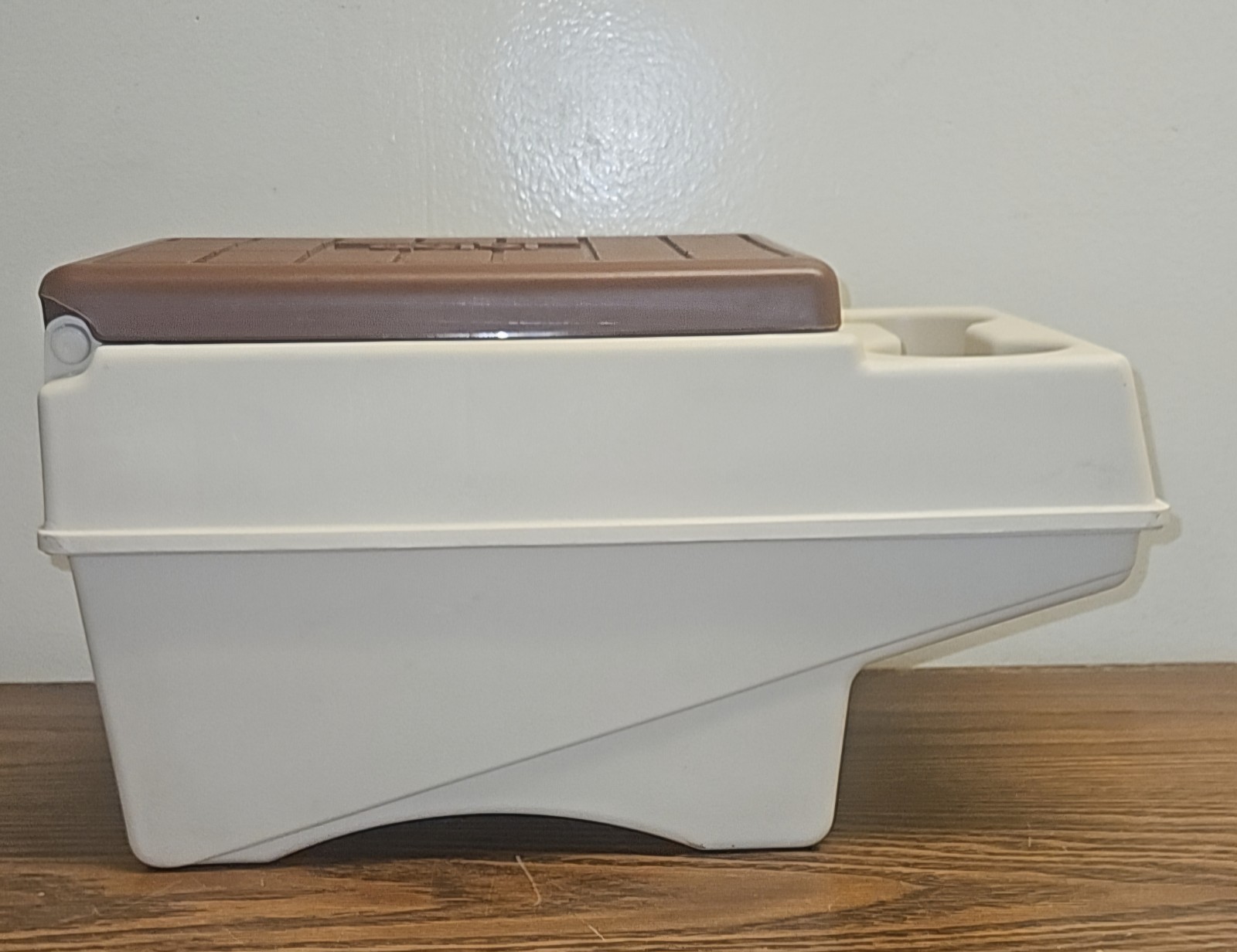 Vtg Little Kool Rest IGLOO Car ConsoleBrown Tan Can, Ice Chest, Great Condition