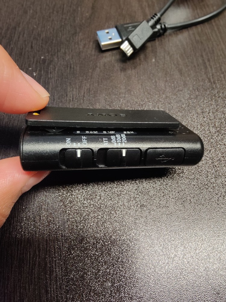 Sony ECM-W2BT Camera-Mount Digital Bluetooth Wireless Microphone System