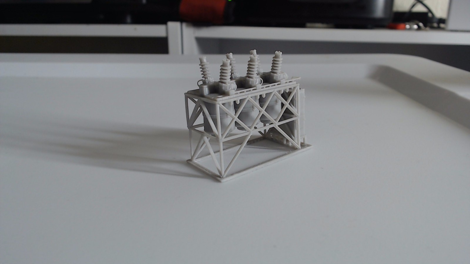 2 (3)Phase Oil Circuit Breakers Railcar/Flatcar Load (1:87th - H.O. Scale)