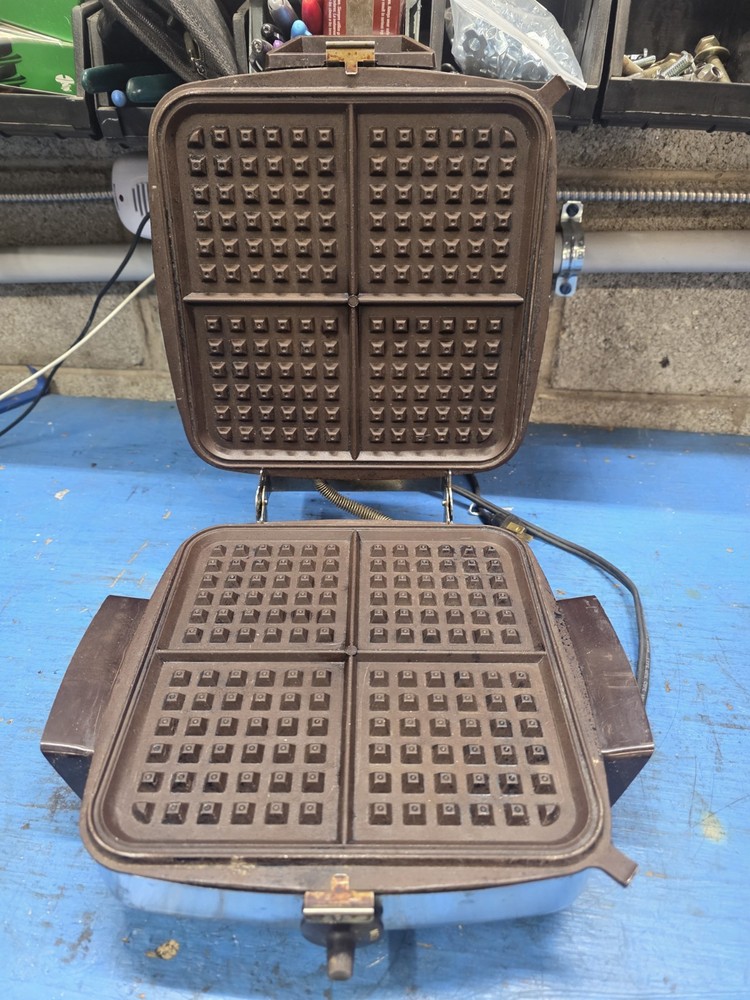 Vintage Toastmaster Model 265 Reversible Plates Waffle Baker Grill Combo