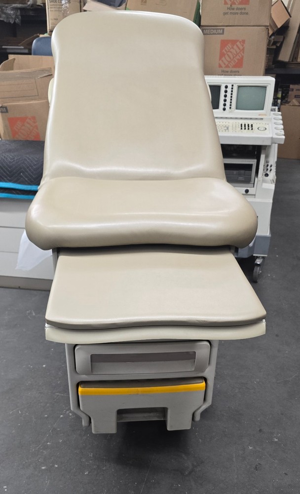 Midmark 604 Exam Table Very Good Condition