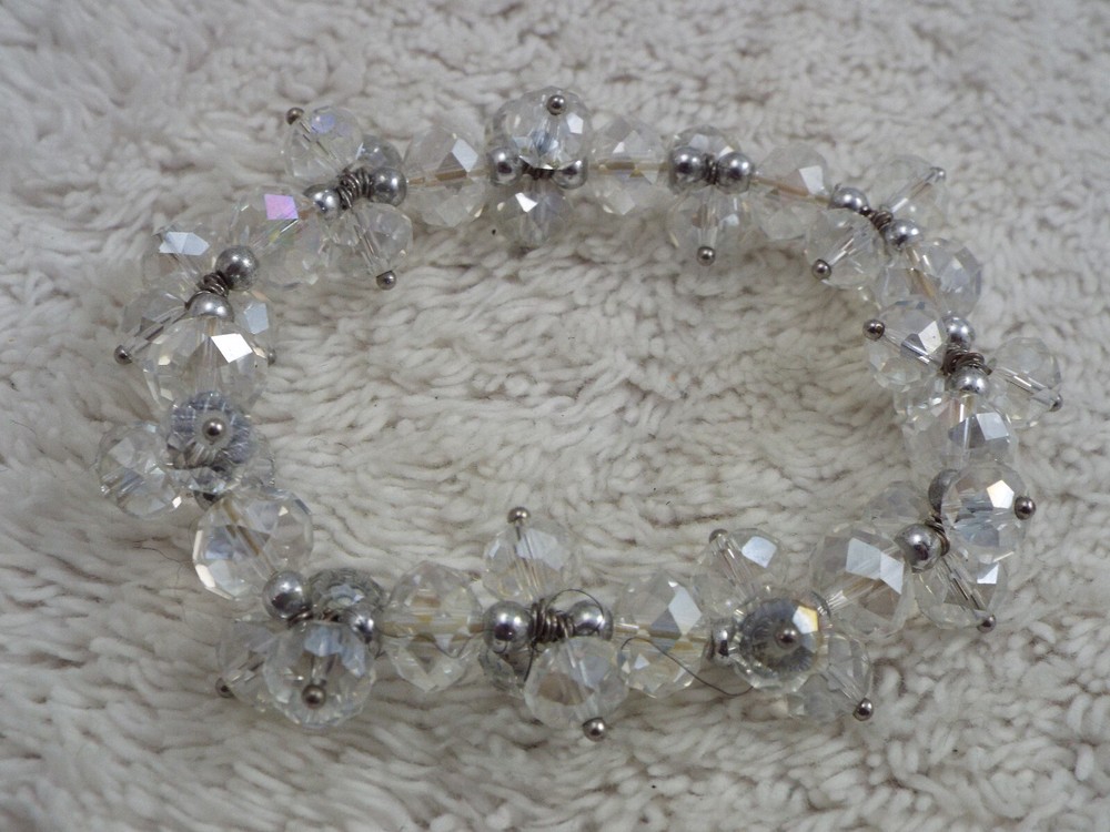 Silvertone Crystal Bead Stretch Bracelet (J35)