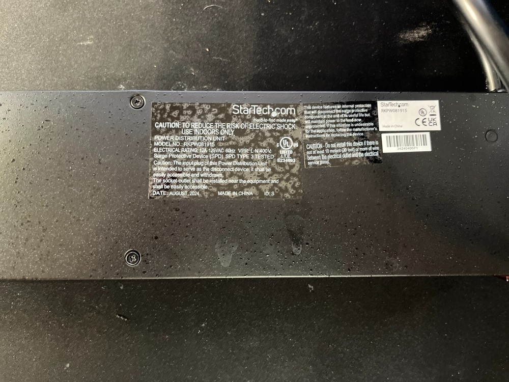 StarTech 8 Outlet Horizontal 1U Rack Mount PDU Power Strip