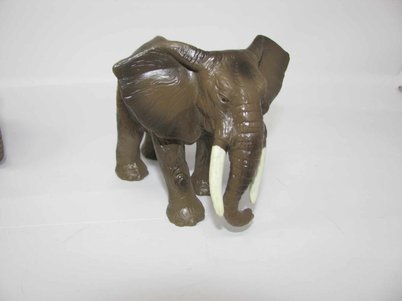 Schleich Female ASIAN ELEPHANT 1 Baby African Elephant plus Off Brand African