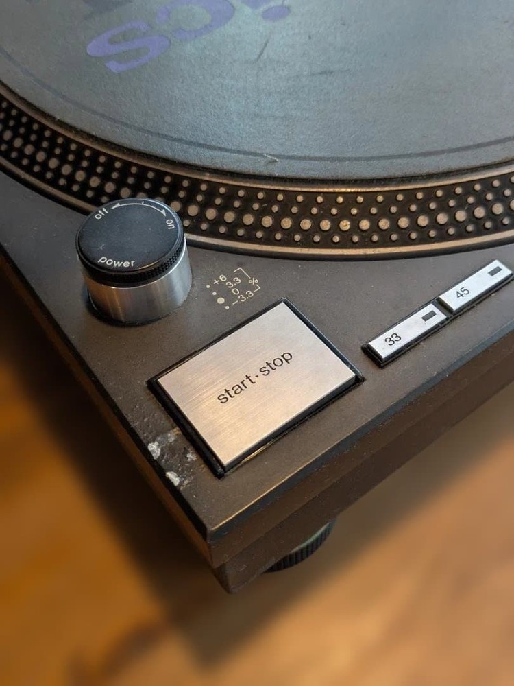 Technics SL-1200 MK3 Turntable Record Player Tested