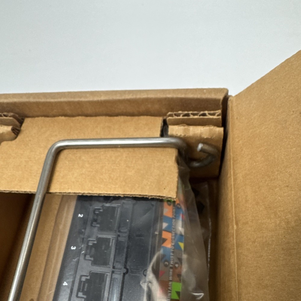 COMMSCOPE UNIPRISE SOLUTIONS UNP610-24P Cat6 24 Port Patch Panel
