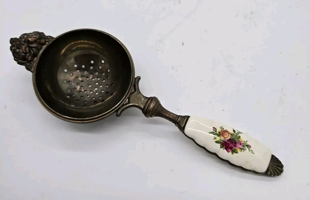 Royal Doulton Roses Tea Strainer