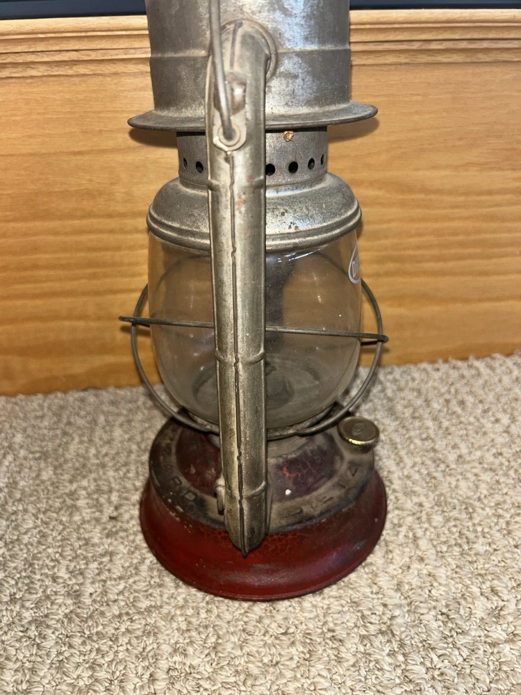 Dietz Wizard No. 2 Kerosene Lantern. Clear Globe