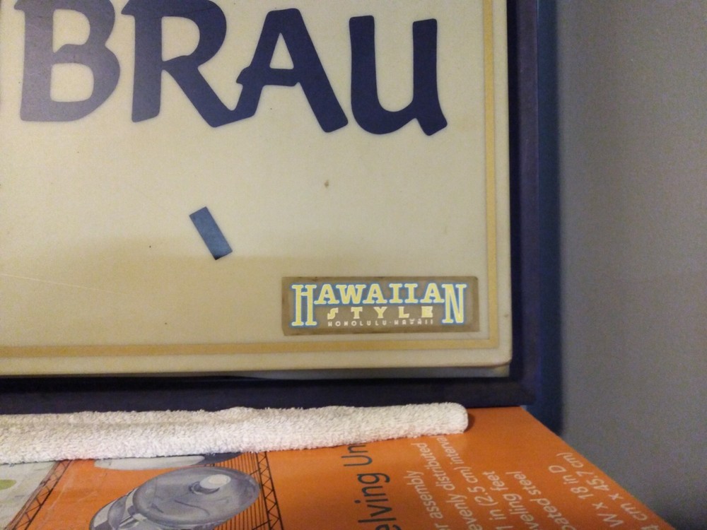 Lighted Lowenbrau Vintage Clock