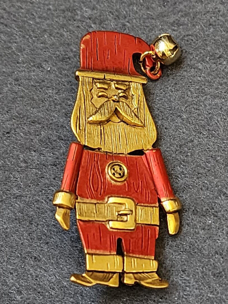 DANECRAFT SANTA WITH BELL PIN