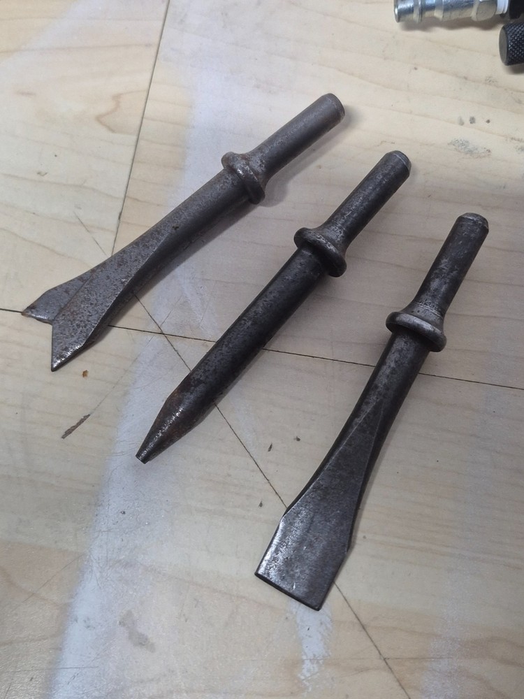 Air Tool Impact Chisel with 3 Bit attachments set