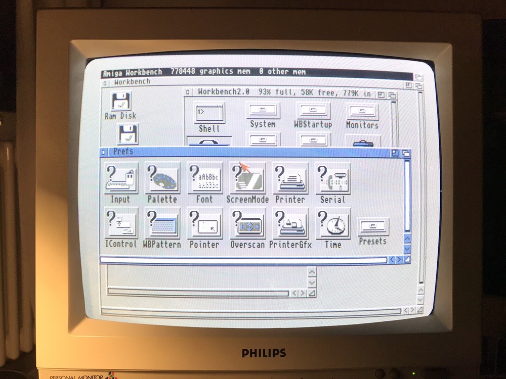 Workbench Version 2.05 Amiga, 3 Floppy Disk 3.5