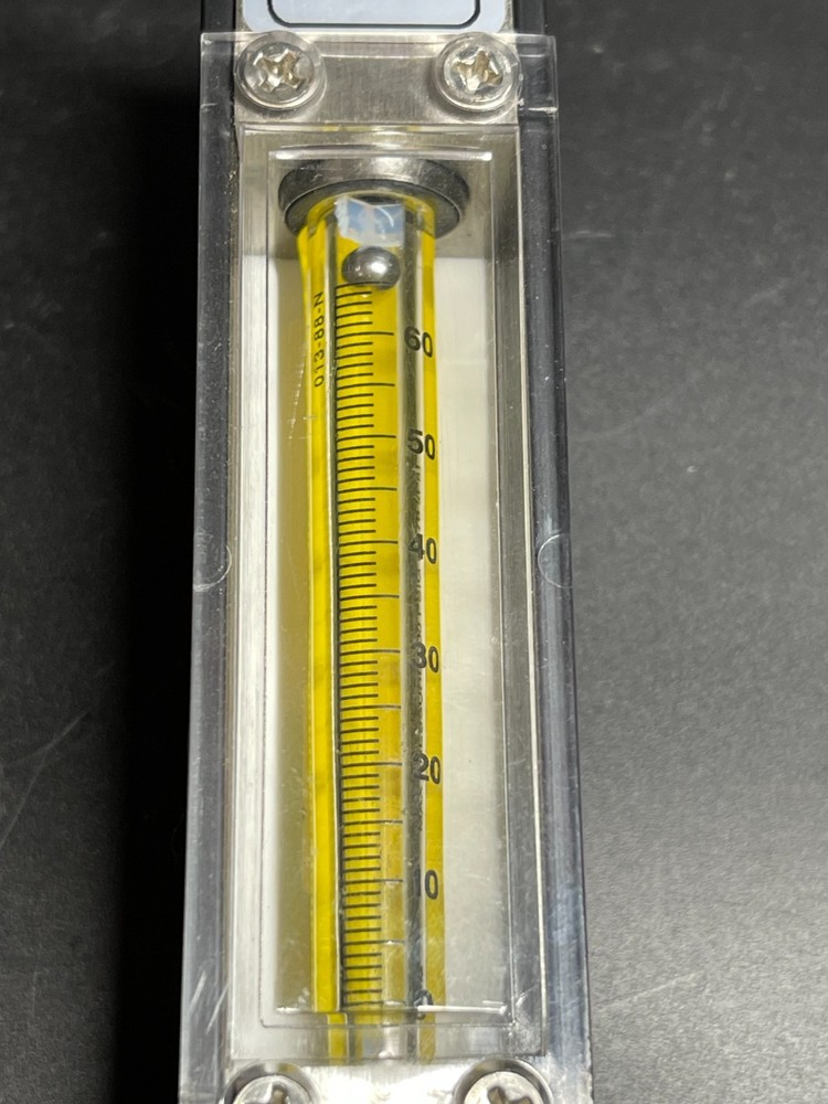 Dwyer VA12414 Variable Area Flow Meter 1/4" Range Air Gas Flow Indicator