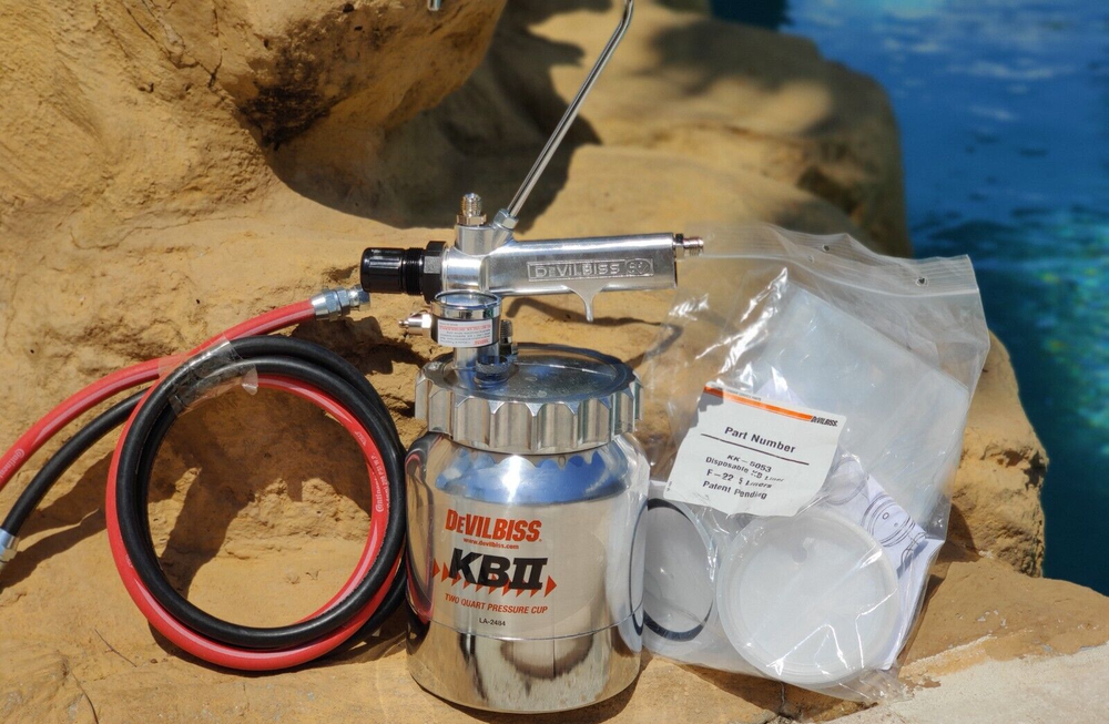 Devilbiss Prolite Pressure Feed Spray Gun & 2 QT Pot, Hose & LED
