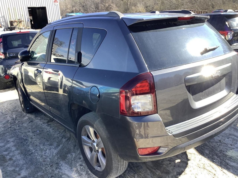 COMPASS 2017 Glove Box 4523123