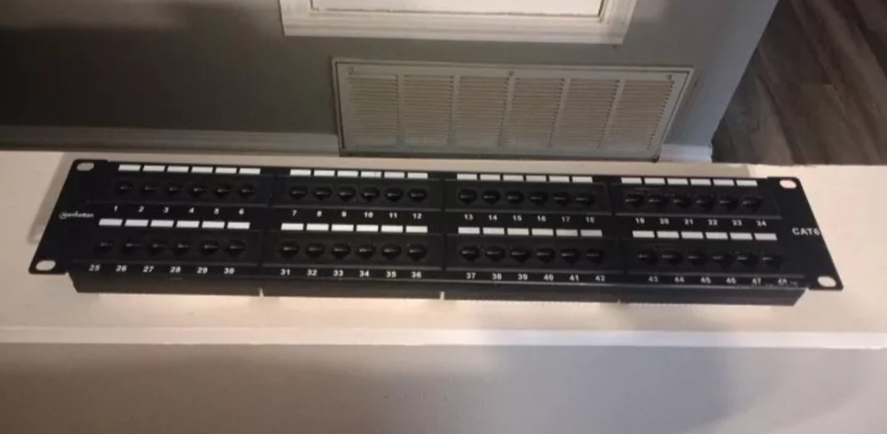 Manhattan Cat6 48 Port Patch Panel 19" Rack Mount Cat-6 Wire Management  READ