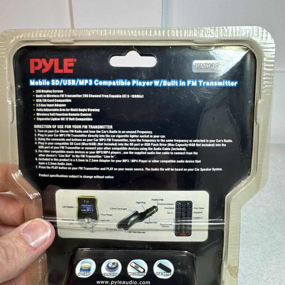 Pyle - PMP3G2- FM Transmitter Mobile SD/USB/MP3 Player - Green