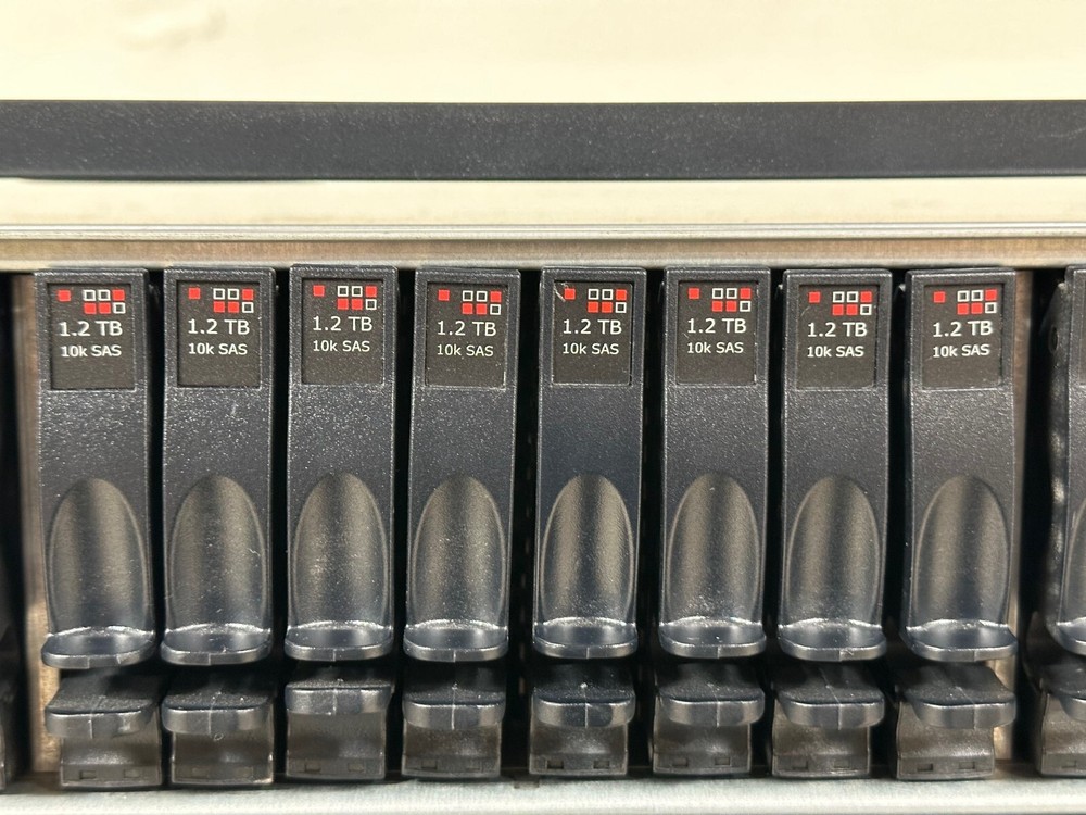 Quantum 24-bay SAS disk array w/ Dual Dot Hill 1-04920-01