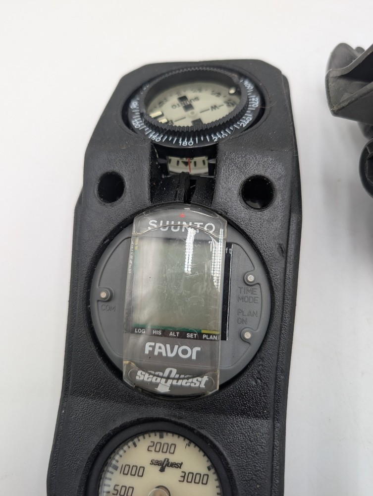 Aqualung SeaQuest - Suunto Compass - Mares Regulator
