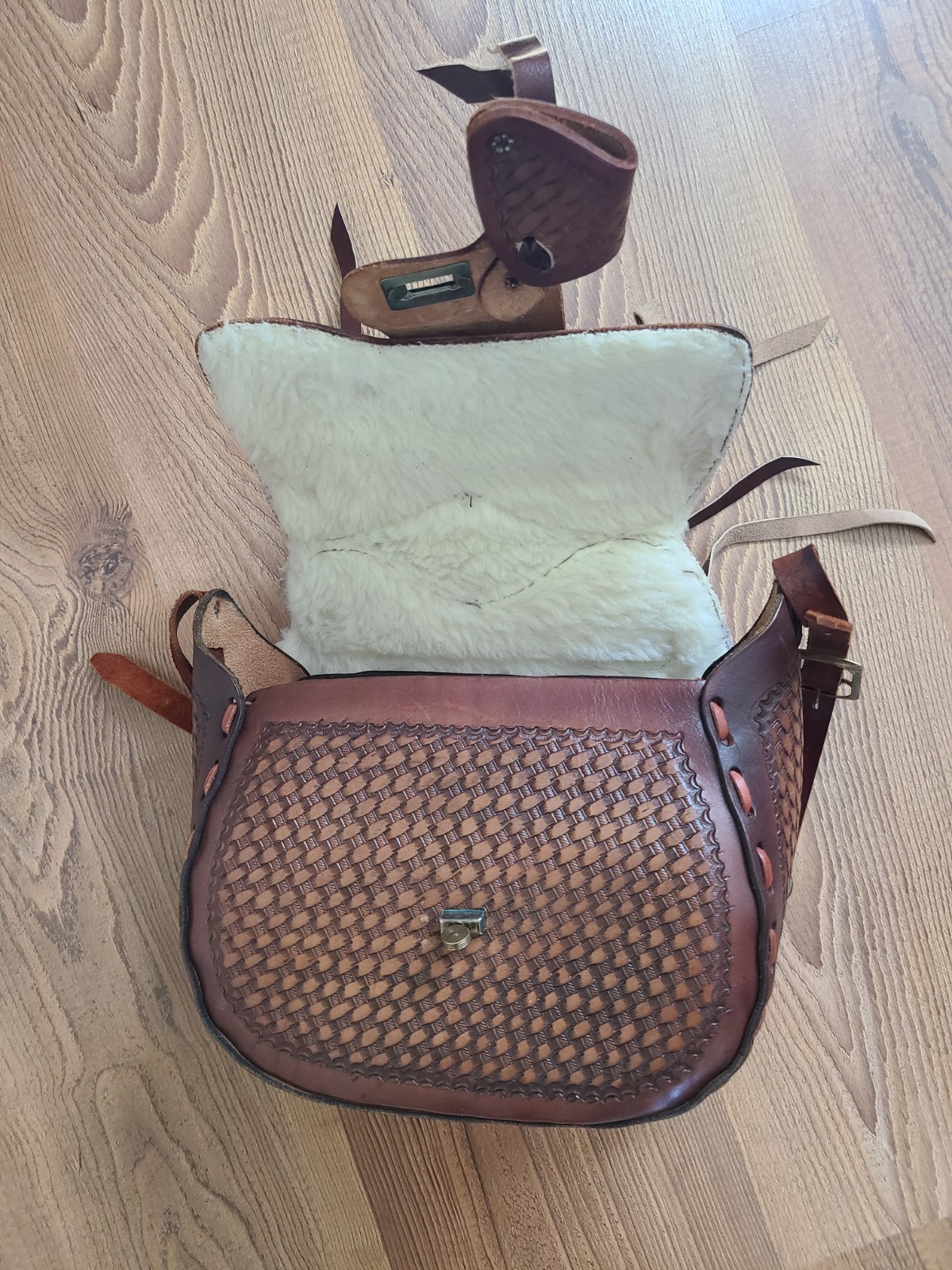 Circle Y Western Saddle Bag Leather Shearling Lined Vintage Riding Accessory