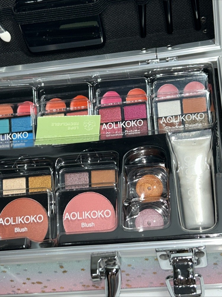 New Aolikoko Makeup Set With Train Case Damaged Box