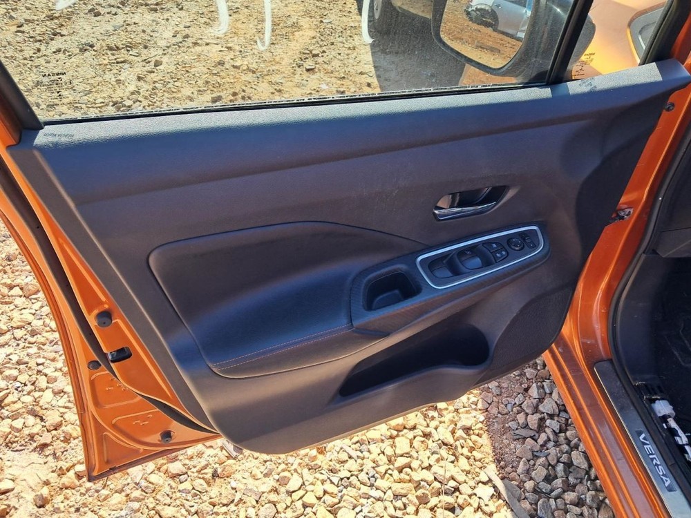 VERSA 2020 Glove Box 4837543