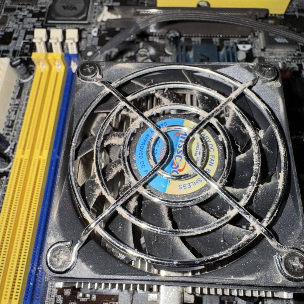 Asus K8V Deluxe socket As Pictured