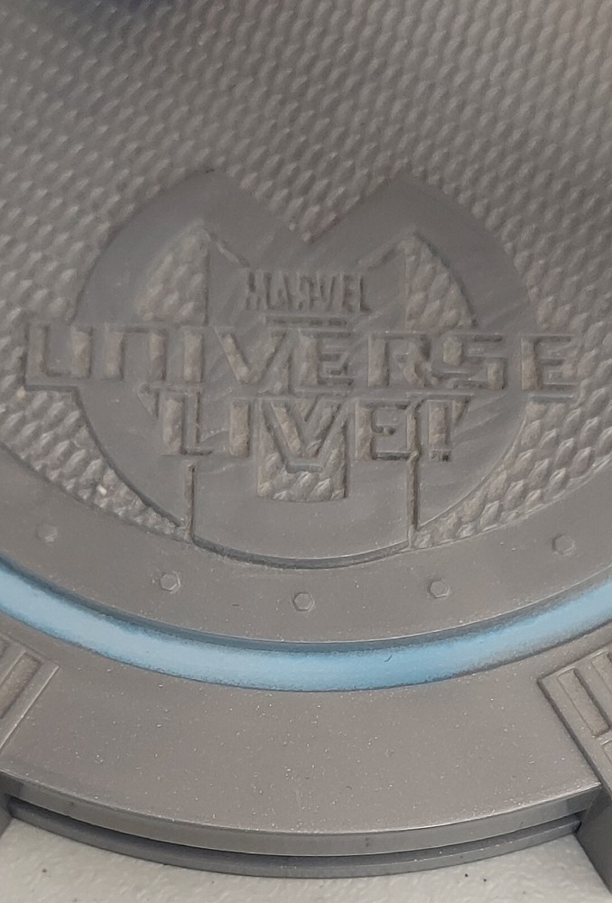 Exclusive Iron Man Marvel Universe Live Statue