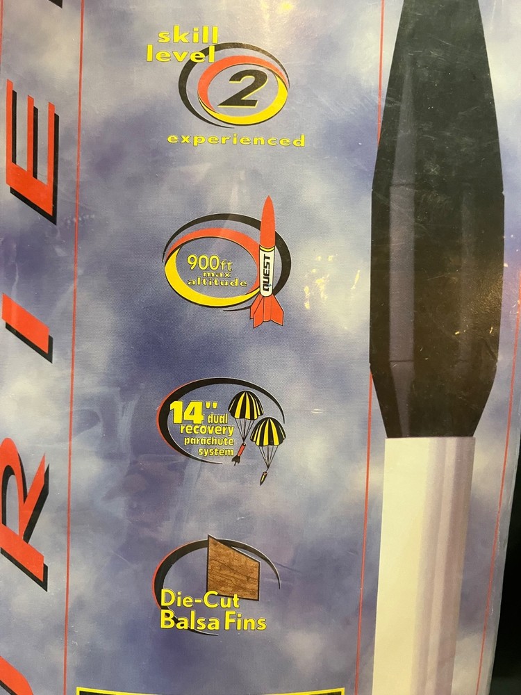 Quest Courier Egglofter Flying Model Rocket Kit - Sealed