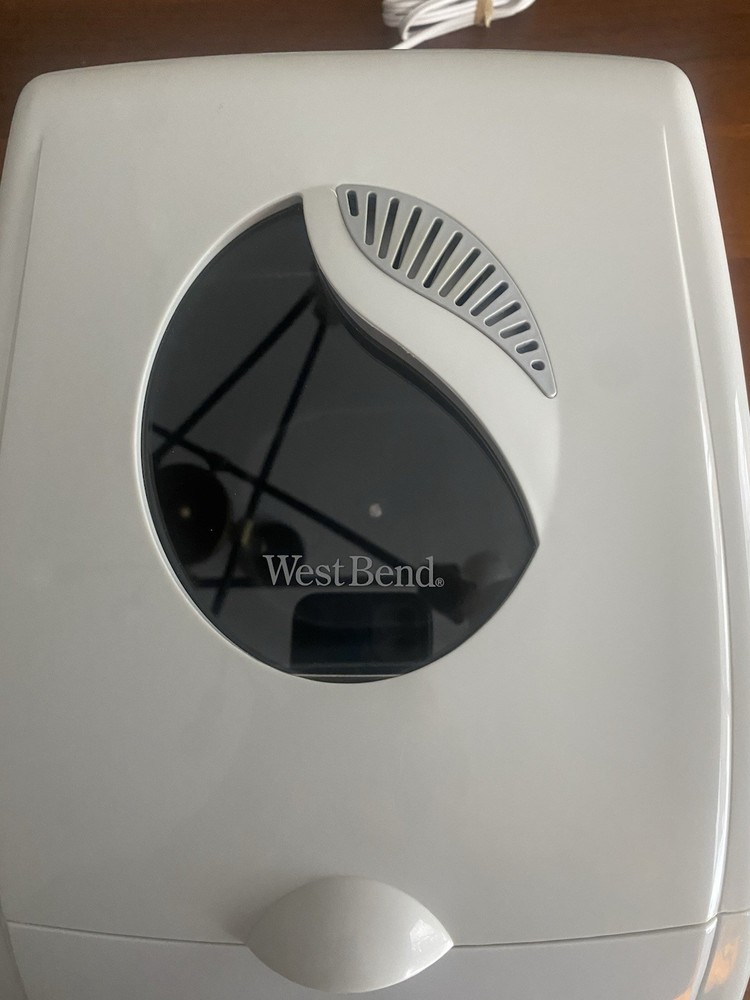 West Bend 41400 Bread Maker