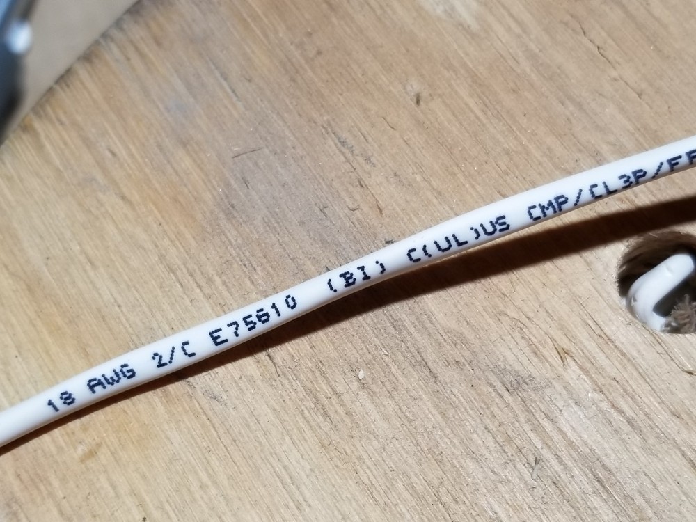 Southwire/Tappan G40006 18/2C Solid Shielded Plenum Alarm Cable CMP White /100ft