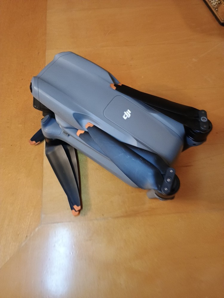 DJI Air 3 Drone Quadcopter Aircraft non Functioning Store Display Unit