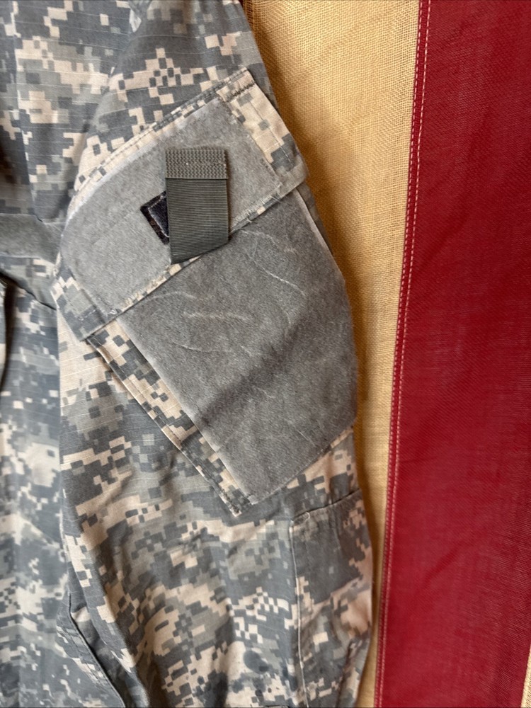Medium Regular - Army Combat Uniform ACU Combat Top Coat UCP B804