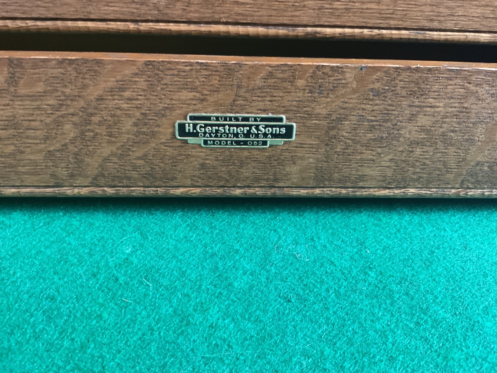 1979 GERSTNER & SONS MODEL 052 JOURNEYMAN MACHINISTS 11-DRAWER WOOD TOOL BOX