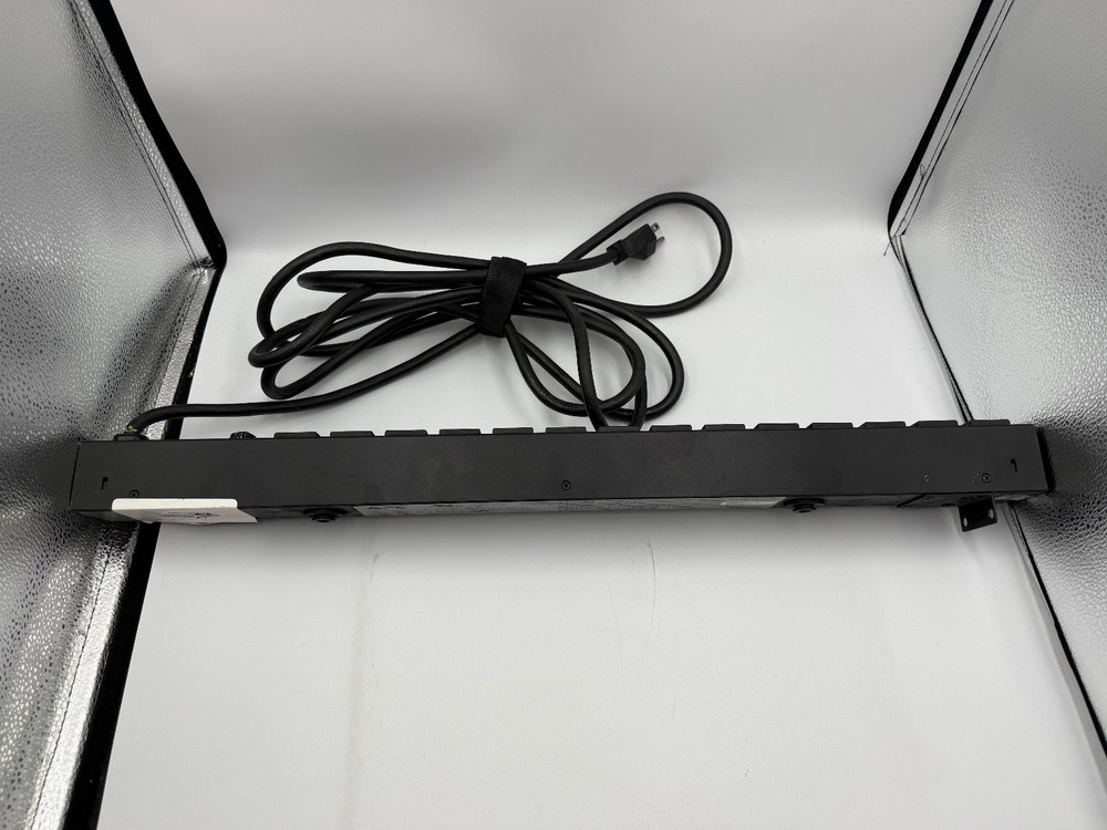 APC Basic Rack PDU AP9567 12-Outlet 120V Power Distribution Unit