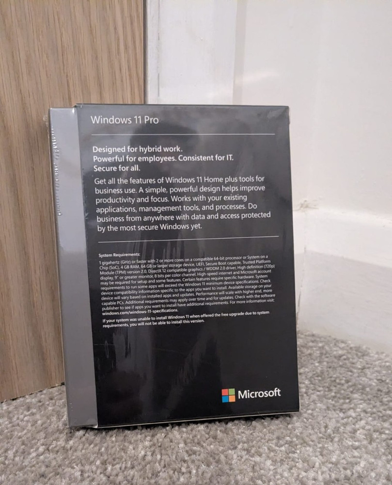 Microsoft Windows 11 Pro Professional USB Pack Sealed 64 Bit Operating System