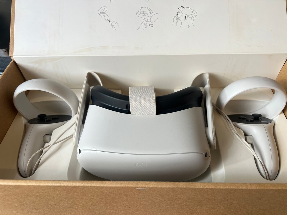 Meta Quest 2 Oculus VR Headset 128 GB
