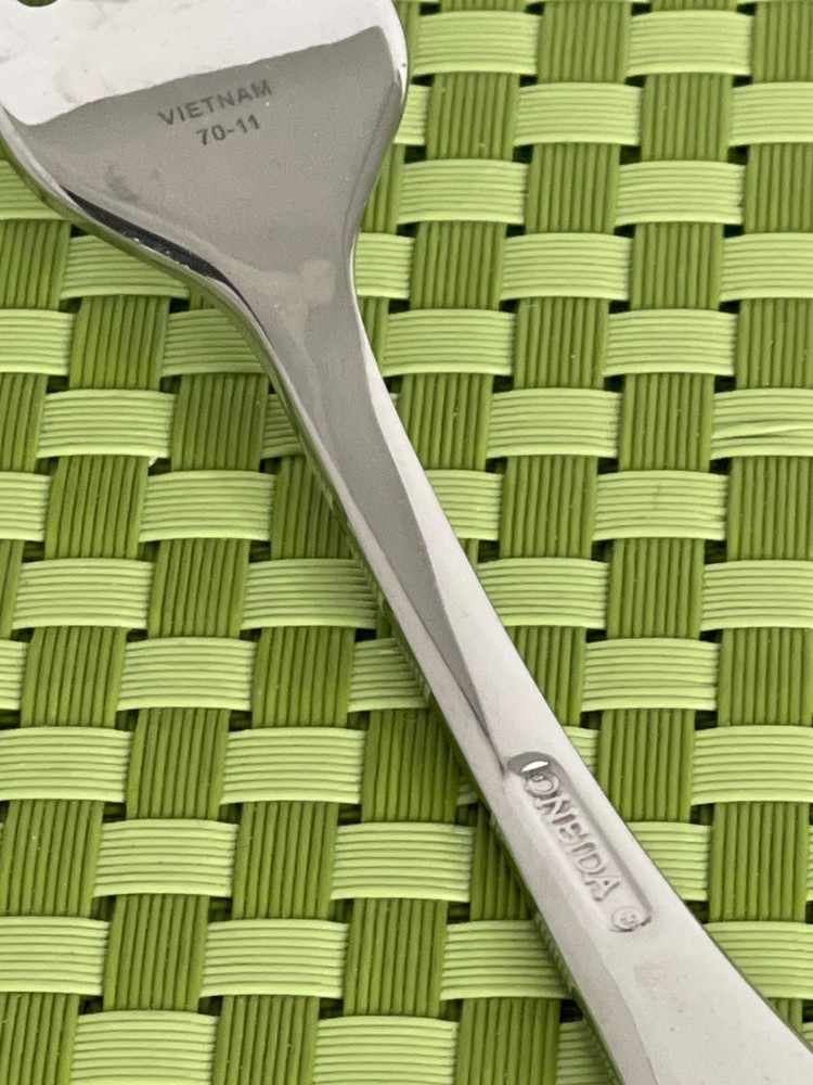 Oneida VOSS Stainless Salad Fork Glossy Concave Wide Tip Flatware - 7 1/8"