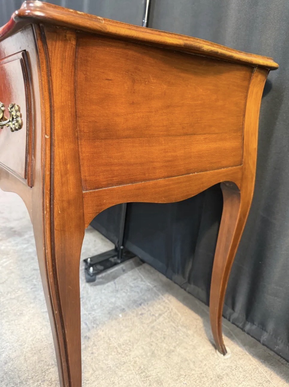 Antique mid-century John Widdicomb flip top vanity