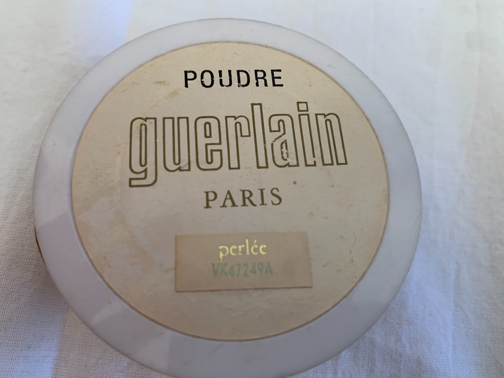 7 antique powder boxes, filled