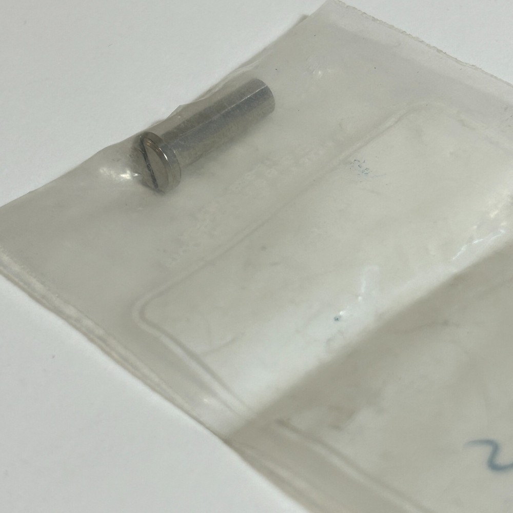 NEW BINKS - TRIGGER STUD - 54-4359 (D482)