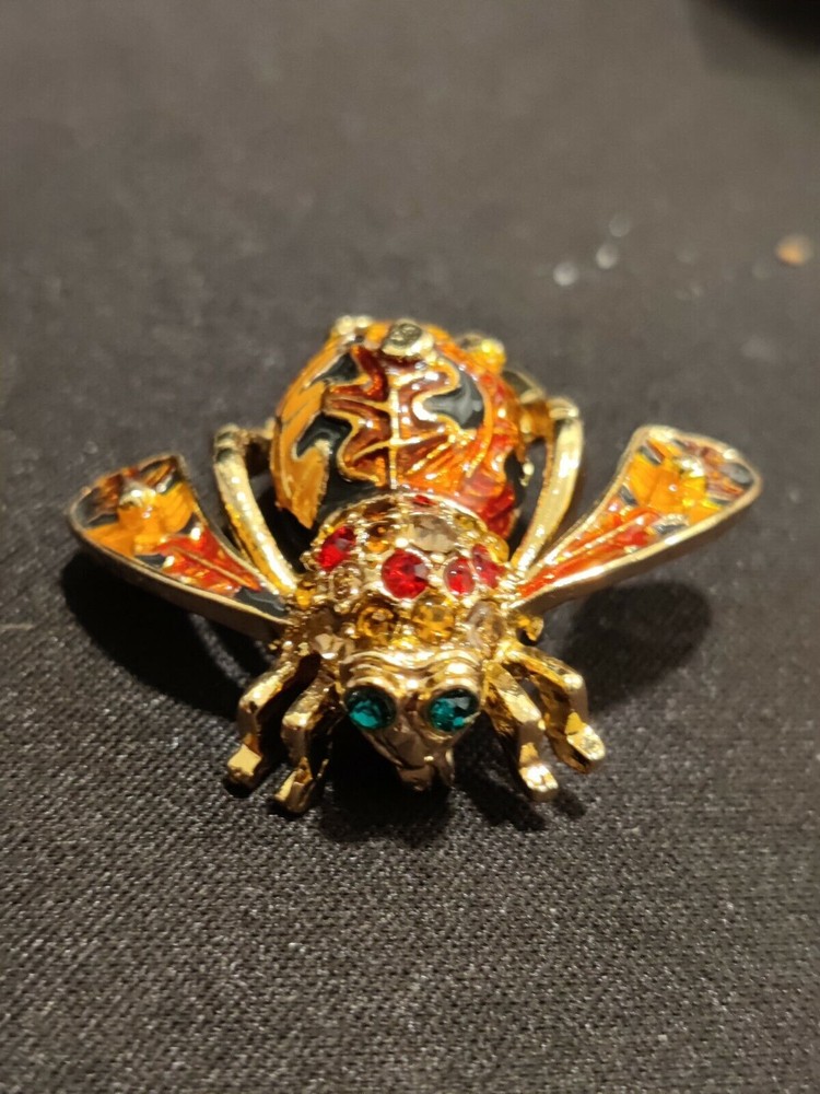Joan rivers bee pin rare