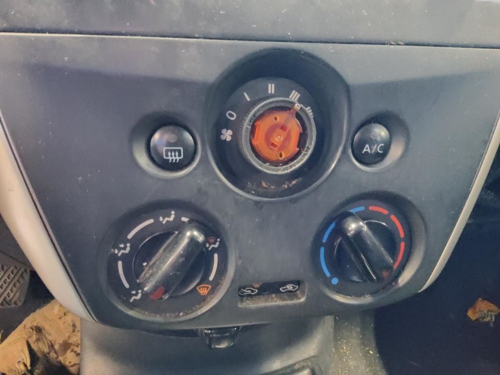 VERSA 2016 Battery Tray 546624