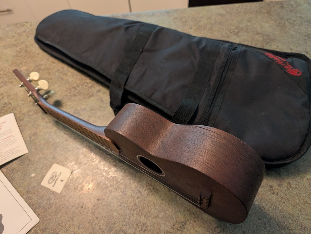MARTIN & CO S-O 4-String UKE Ukelele with Original Case EXCELLENT