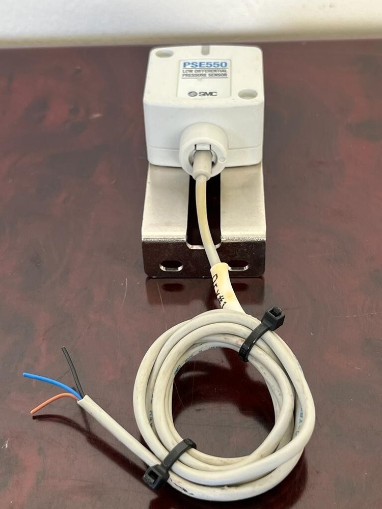 SMC / Low Differential Pressure Switch / PSE550