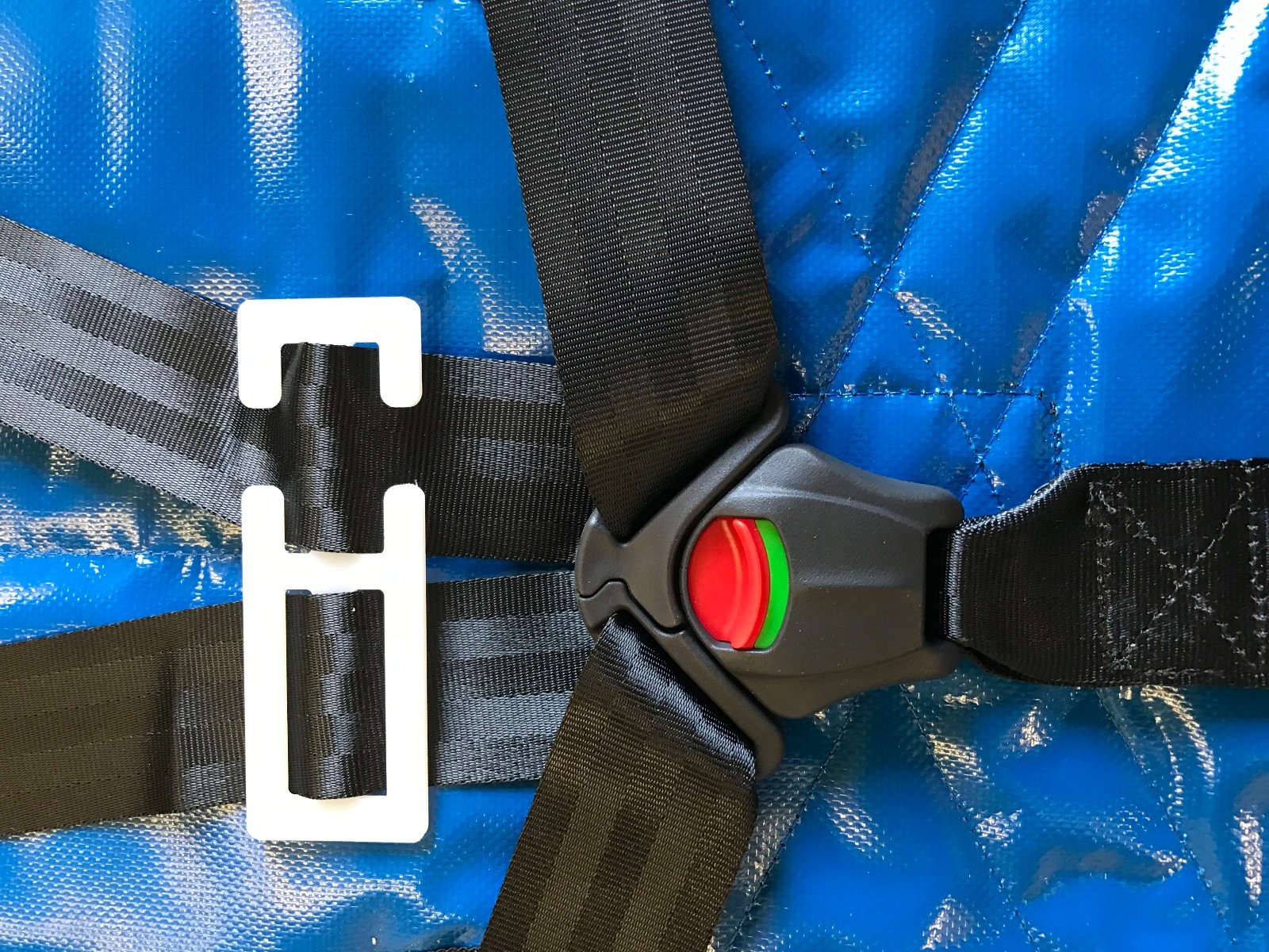 LINE2design Pediatric Restraint Seat - Child Harness Restraint Seat System Blue