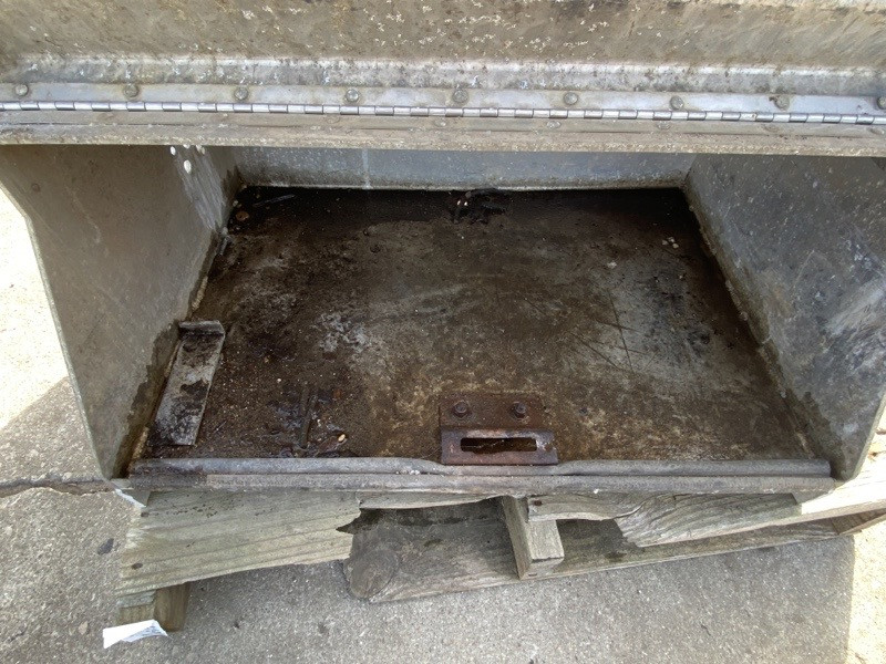 Peterbilt 379 Tool Box (693-10110)