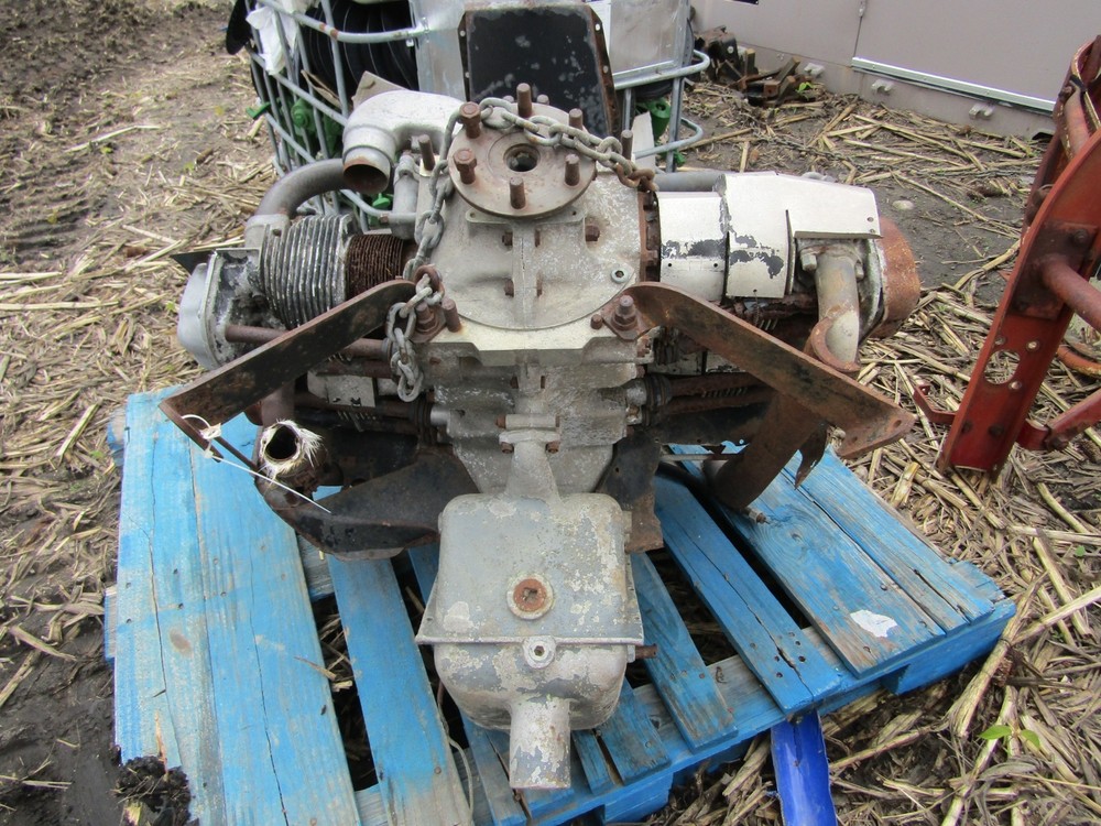 CONTINENTAL AIRPLANE ENGINE FOR PARTS