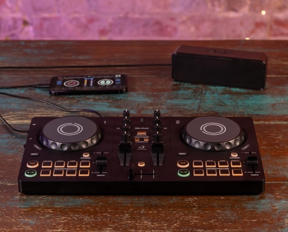 AlphaTheta DDJ-FLX2 Compact 2-Ch Smartphone Tablet PC/Mac DJ Controller
